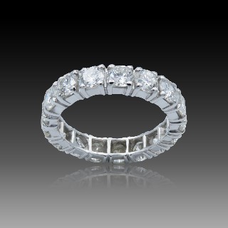 Alliance or gris 18k avec 4,25 Cts de Diamants Brillants G-VS. Taille 56.