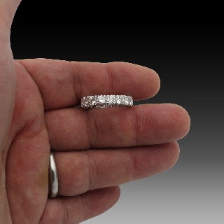 Alliance or gris 18k avec 4,25 Cts de Diamants Brillants G-VS. Taille 56. Alliance or gris 18k avec 4,25 Cts de Diamants Brillants G-VS. Taille 56.