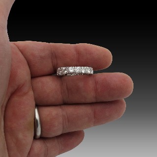 Alliance or gris 18k avec 4,25 Cts de Diamants Brillants G-VS. Taille 56.