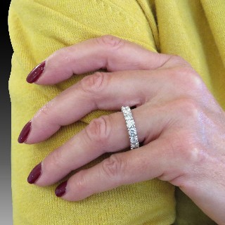 Alliance or gris 18k avec 4,25 Cts de Diamants Brillants G-VS. Taille 56. Alliance or gris 18k avec 4,25 Cts de Diamants Brillants G-VS. Taille 56.