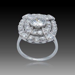 Bague entourage vers 1925 en platine avec 2,20 Cts Ct de Diamants. Taille 55