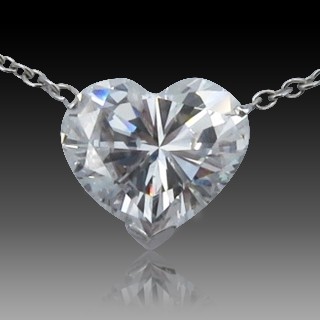 Collier Pendentif or 18K Diamant Coeur de 5.02 Cts D-SI2 (modifié par traitements )