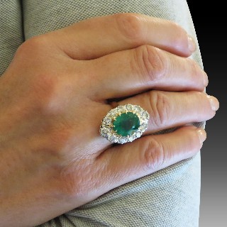 Bague "Entourage" Or jaune et gris 18K, Emeraude et Diamants