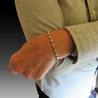 Bracelet ligne en or gris 18 Cts avec 21 diamants G/VS  Total : 2.8 Cts