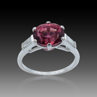 Bague en or gris 18k et platine  avec une Rubelite et diamants 