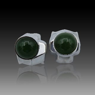 Boutons manchettes Cartier "Décor" Argent massif Laque et Jade tête de panthère