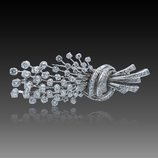 Broche Or et Platine vers 1960 avec 6.0 Carats de Diamants.