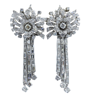 Boucles d'oreilles Or 18k et Platine vers 1960 avec 10.0 Carats de Diamants. Boucles d'oreilles Or 18k et Platine vers 1960 avec 10.0 Carats de Diamants.