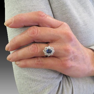  Bague Or gris 18K avec Saphir fin et diamants brillants  .Taille 53-54.