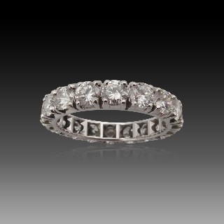 Alliance or gris 18k avec 3.60 Cts de Diamants Brillants G-VS. Taille 57