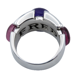 Bague FRED "Taquine" en Or gris 18k Tourmalines et Amethyste Cabochon .Taille 53. 