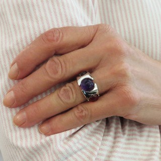 Bague FRED "Taquine" en Or gris 18k Tourmaline et Amethystes Cabochons .Taille 53. 