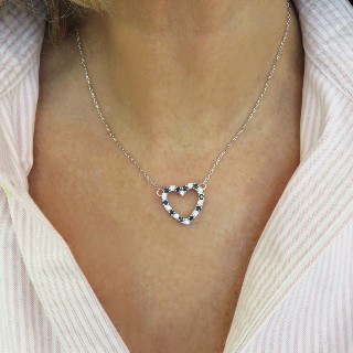 Collier Pendentif  Coeur Or Gris 18k avec Diamants et Saphirs