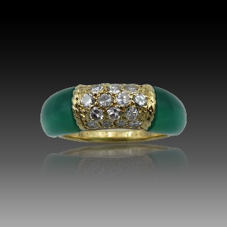 Bague Van Cleef & Arpels Philippine en or jaune 18k, Diamants et Chrysoprase. Taille 50