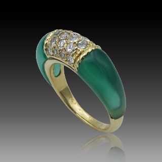 Bague Van Cleef & Arpels Philippine en or jaune 18k, Diamants et Chrysoprase. Taille 50