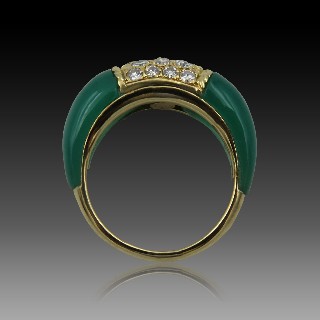 Bague Van Cleef & Arpels Philippine en or jaune 18k, Diamants et Chrysoprase. Taille 50