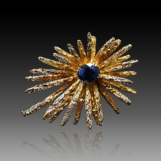 Broche "Mellerio" Or 18k massif avec Saphir Ceylan vers 1965.