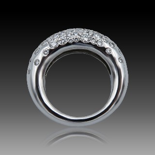 Bague Chaumet "Grains de Caviar" or gris 18k diamants 1,80 Cts. taille 53.