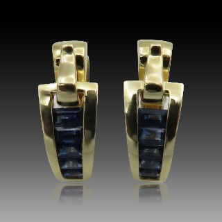 Boucles d'oreilles Guy Laroche Or jaune 18k et Saphirs Calibrés