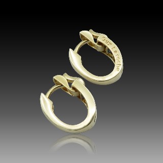 Boucles d'oreilles Guy Laroche Or jaune 18k et Saphirs Calibrés