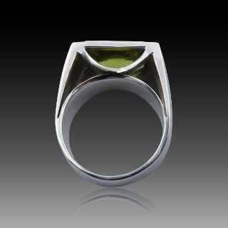 Bague Poiray "Arche" en Or gris 18k avec Citrine verte et diamants . Taille 51.