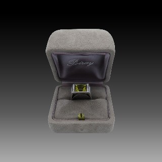 Bague Poiray "Arche" en Or gris 18k avec Citrine verte et diamants . Taille 51.