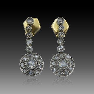  Boucles d'oreilles Pendantes en or 18k et Platine vers 1920 avec roses de diamant