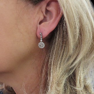  Boucles d'oreilles Pendantes en or 18k et Platine vers 1920 avec roses de diamant