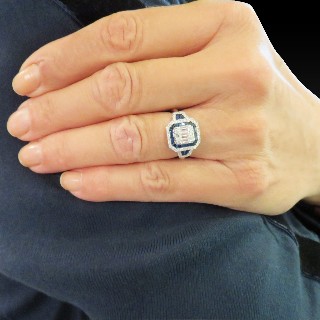  Bague Or Gris 18 Cts avec Saphirs et Diamants .Taille 53.