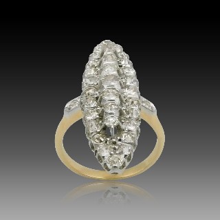 Grande Bague "Marquise" or jaune, platine et diamants total : 2 cts , vers 1910