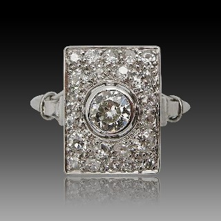 Bague Art Déco rectangulaire or gris, platine et diamants total : 1.4 ct