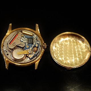 Montre Jaeger Vintage Ronde en Or jaune 18k Quartz Vers 1990 Montre Jaeger Vintage Ronde en Or jaune 18k Quartz Vers 1990
