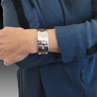 Bracelet Rigide Hermes "Kelly"  en Argent massif. 16 cm