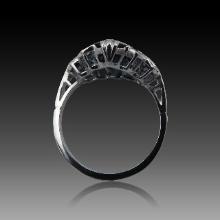 Bague Art Déco en Platine avec Saphirs et diamants . Taille 52