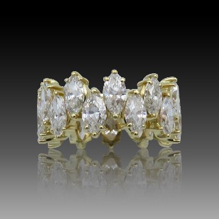 Alliance or jaune 18k avec 5,50 Cts de Diamants marquises G-VS. Taille 52.