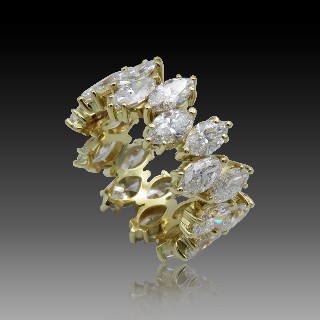 Alliance or jaune 18k avec 5,50 Cts de Diamants marquises G-VS. Taille 52.