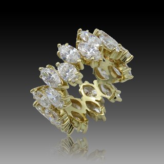 Alliance or jaune 18k avec 5,50 Cts de Diamants marquises G-VS. Taille 52.