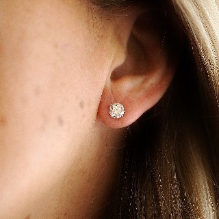 Puces d'oreilles Or gris 18k avec 2 Diamants brillants 1.13 Cts et 1.09 Cts. J-SI2-P1 Puces d'oreilles Or gris 18k avec 2 Diamants brillants 1.13 Cts et 1.09 Cts. J-SI2-P1