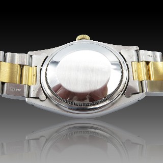 Montre Rolex Oyster Datejust en Or jaune 18k et Acier de 1983 .   