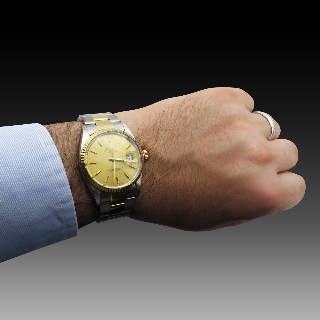 Montre Rolex Oyster Datejust en Or jaune 18k et Acier de 1983 .   