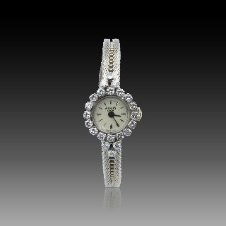 Montre Dame Auris en Or gris 18k 1970 avec diamants brillants. Mécanique