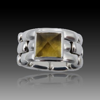 Bague Chaumet "Khesis" en or gris 18k avec citrine. Taille 53