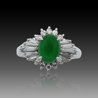 Bague platine vers 1970 avec jade et diamants .taille 54