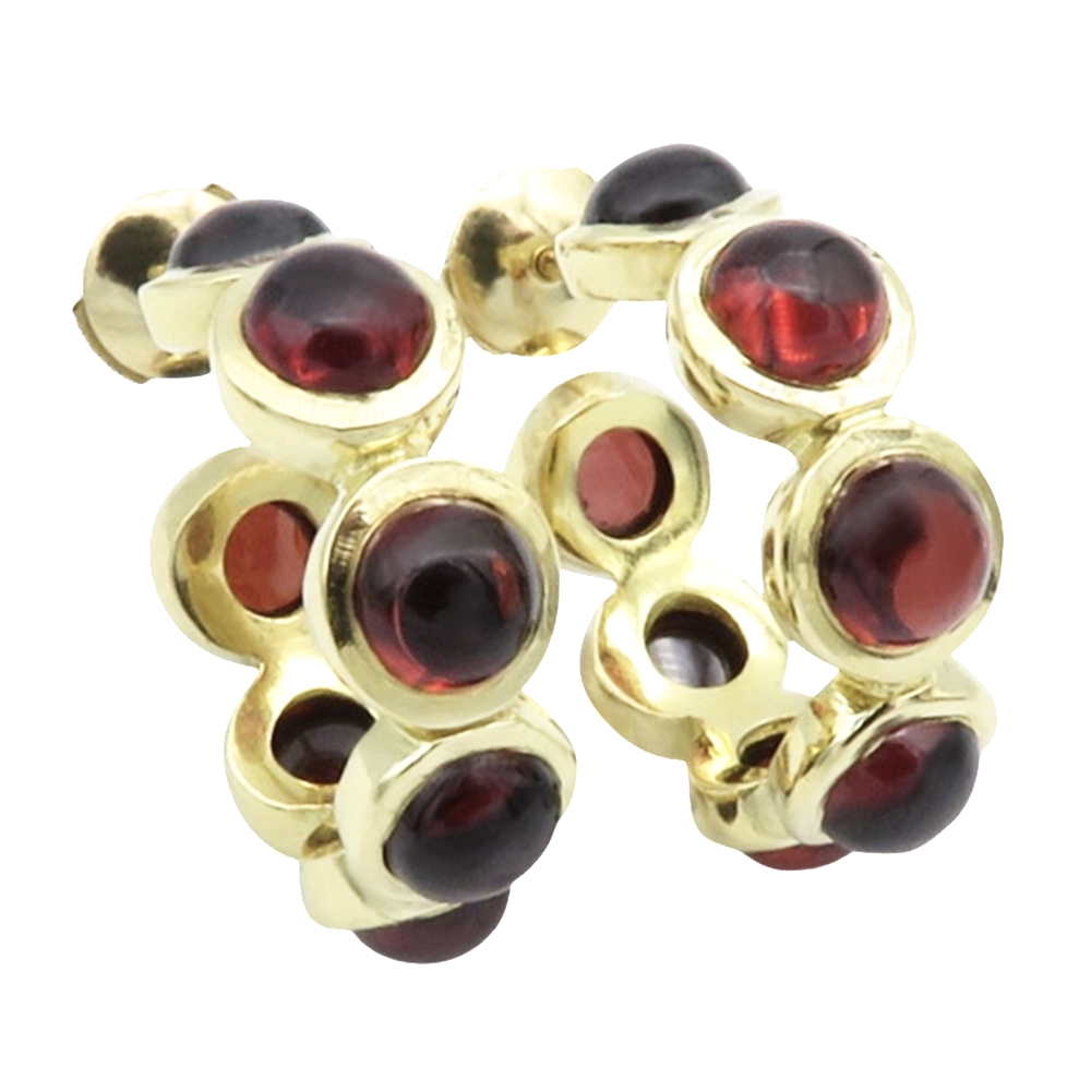 Boucles d'oreilles or jaune 18k massif avec grenats cabochons . Boucles d'oreilles or jaune 18k massif avec grenats cabochons .