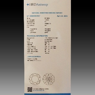 Solitaire diamant de 1.73 Cts . H/VS1 . en or gris 18k, Certificat HRD. avec tapers Solitaire diamant de 1.73 Cts . H/VS1 . en or gris 18k, Certificat HRD. avec tapers