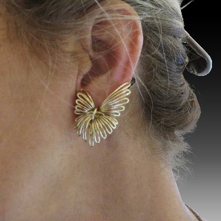 Boucles d'oreilles Clips en or 18k massif vers 1950 . 19,20 Grs Boucles d'oreilles Clips en or 18k massif vers 1950 . 19,20 Grs