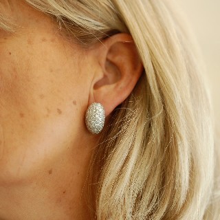 Boucles d'oreilles en Or Gris 18k avec 4,90 Cts de Diamants Brillants.