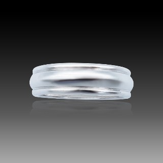Alliance Boucheron Or gris 18k Massif . Taille 56 . Alliance Boucheron Or gris 18k Massif . Taille 56 .