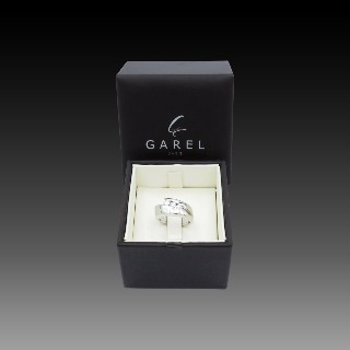 Bague Garel "NEIMA" Trilogie Or gris  18k et Diamants. Taille 53.