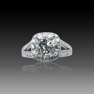 Solitaire Diamant taille Coussin de 2.47 Cts J-VS1. Or gris 18k  .Taille 52-53.
